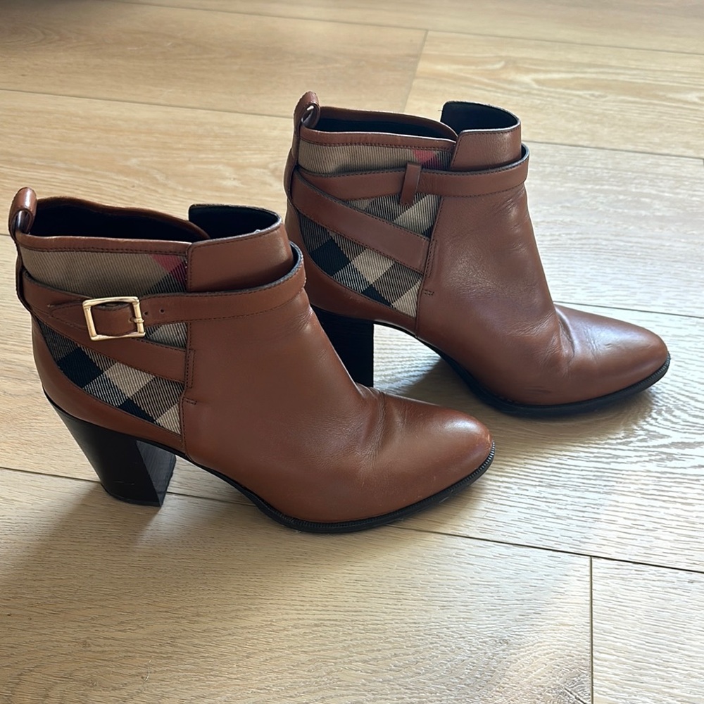 BURBERRY Brown Leather Ankle Boots